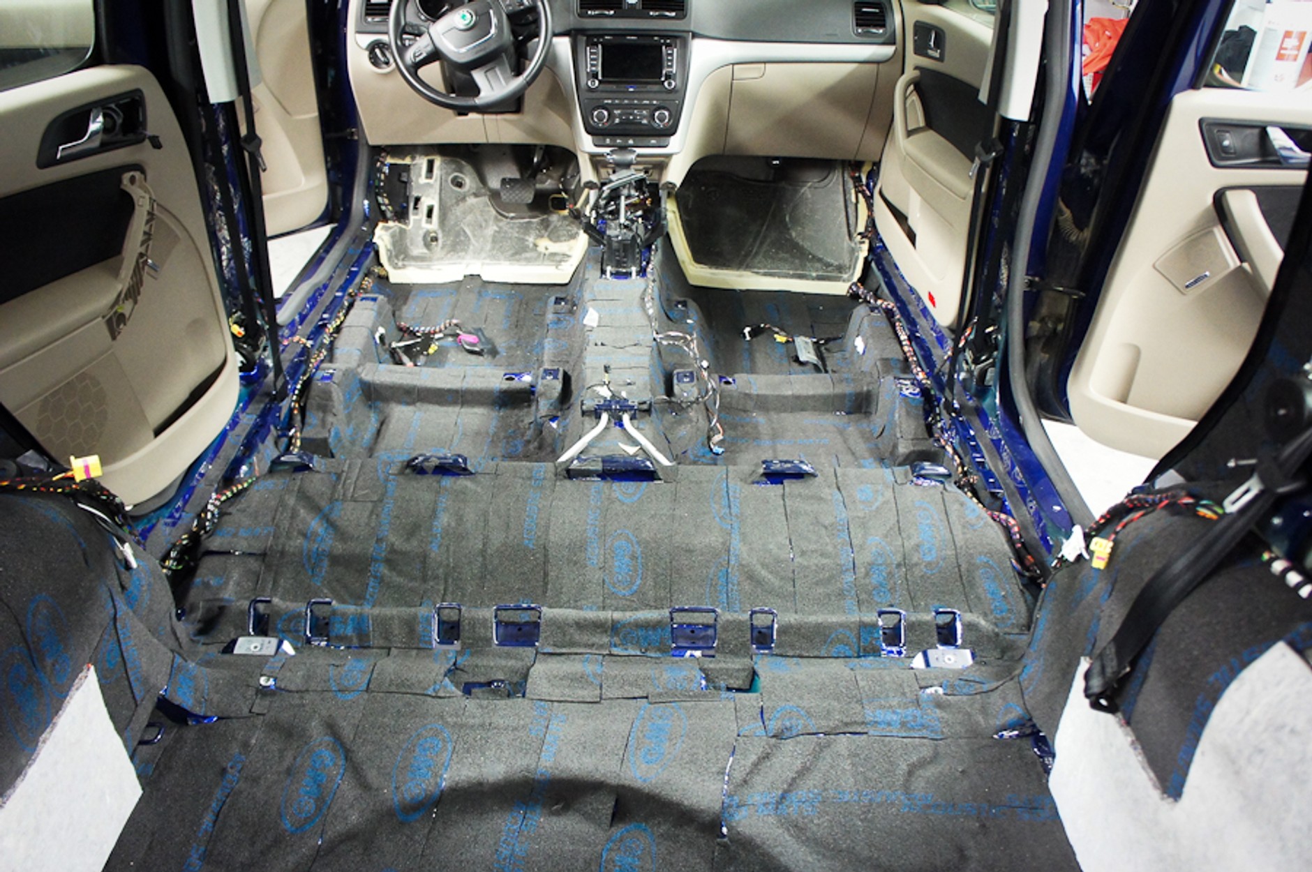 Skoda Yeti wygłuszenie podłogi