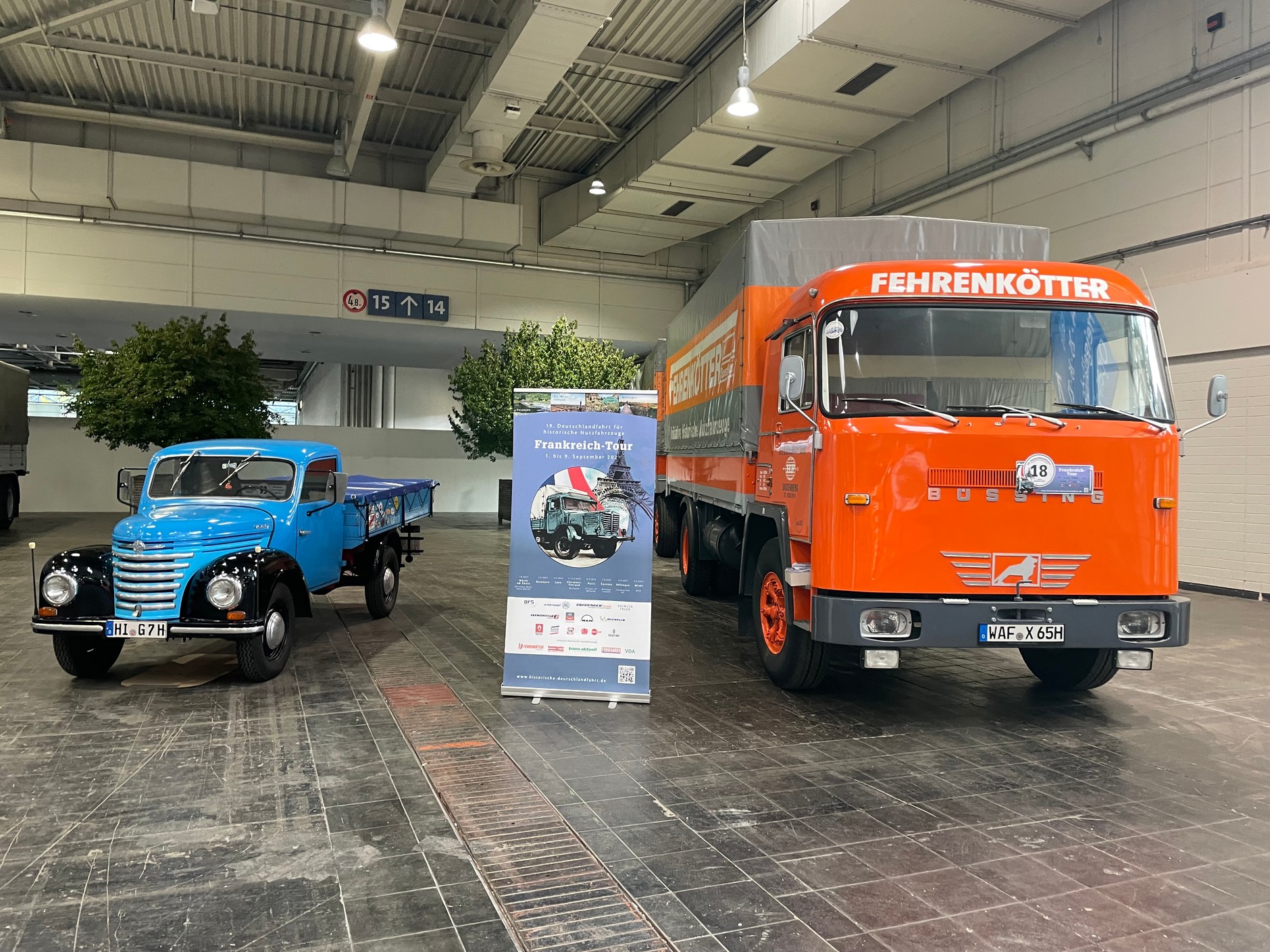 Sekcja oldtimerów na targach IAA Transportation.