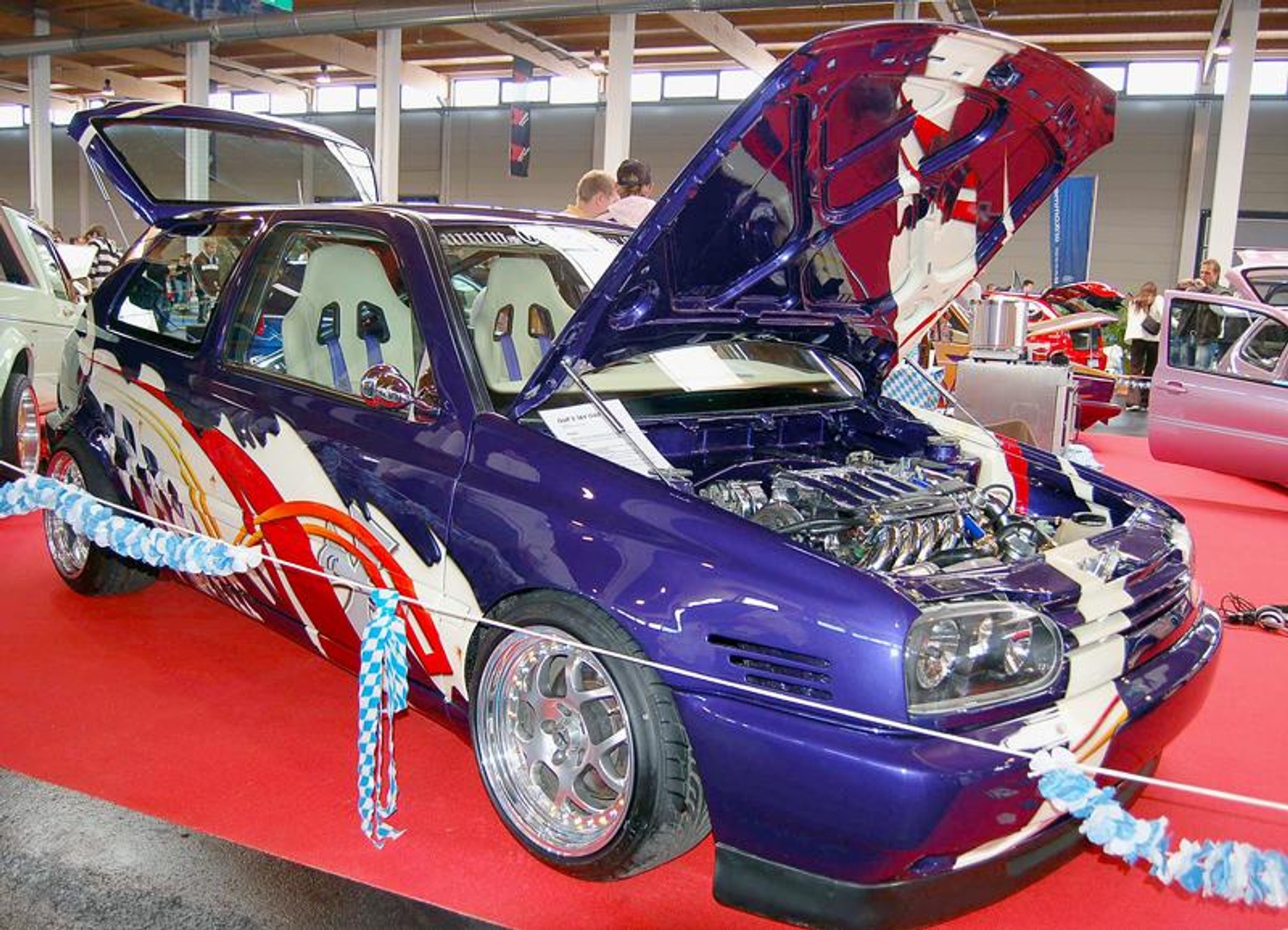 Tuning World Bodensee 2008: Golfy, drifting i dziewczyny -  fotogaleria (2)