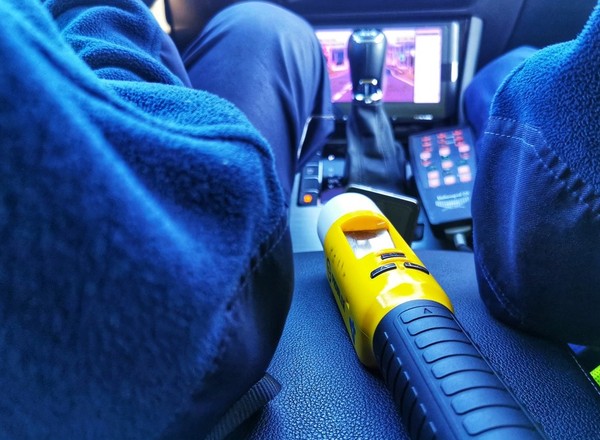 Pijany przyjechał na randkę. Dziewczyna wezwała policjantów