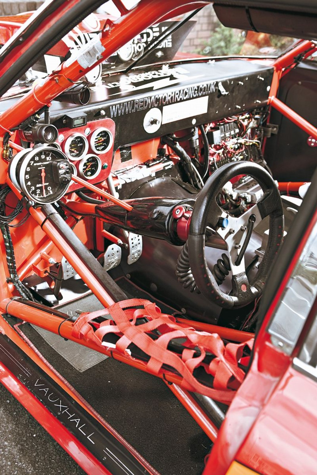 Najmocniejsze auto świata - RedVictor I: 2200 KM na ulicach Anglii