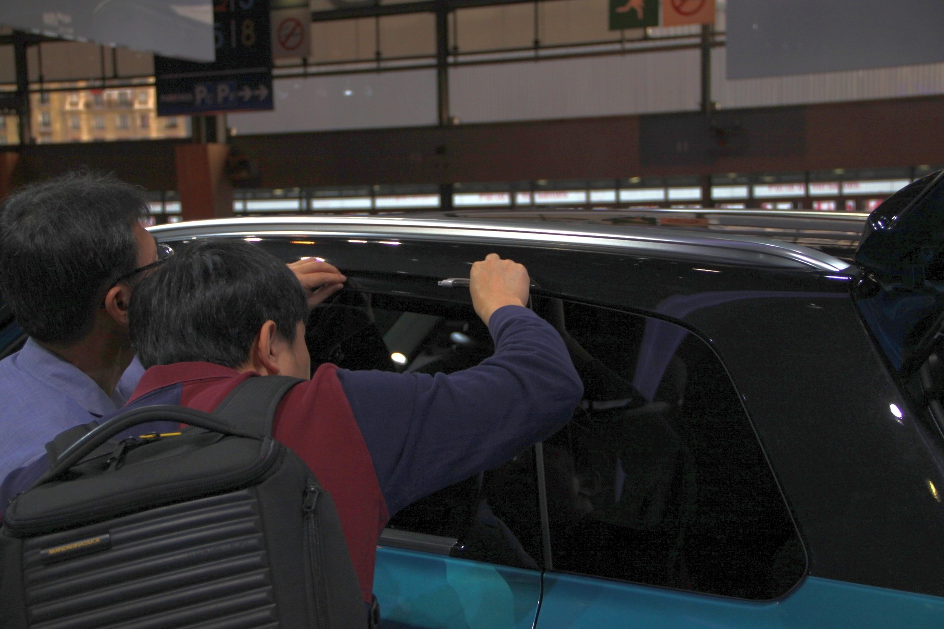 Szpiedzy na targach w Paryżu