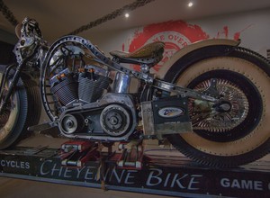 Game Over Cycles - motocykl pokryty prawdziwymi tatuażami