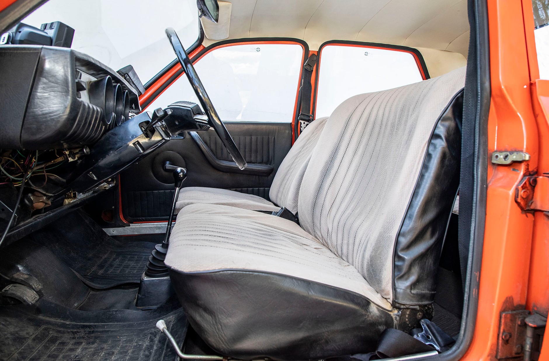 Dacia 1300 - nie, tak nie wygląda wysoka jakość.