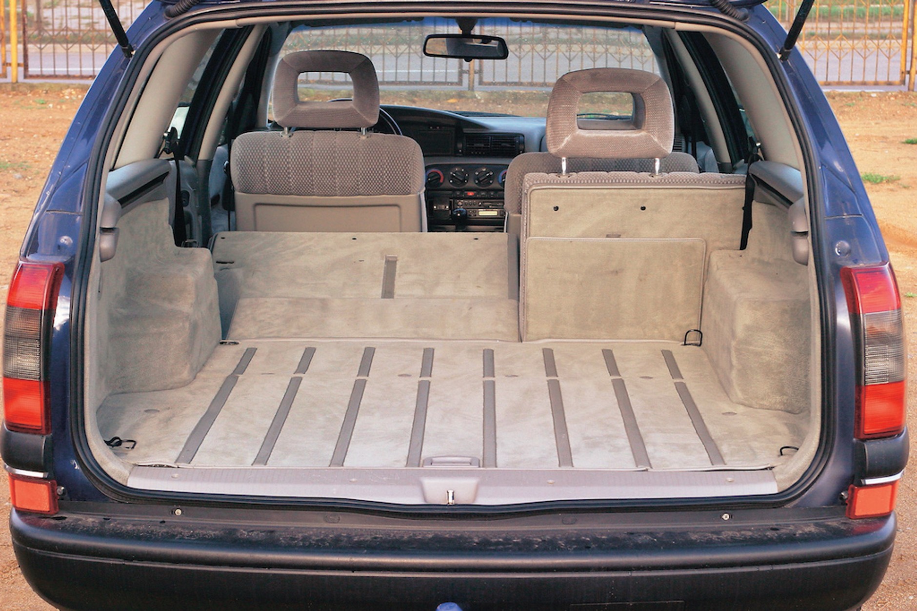 Opel Omega II Caravan 2.0 16V