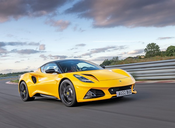 Lotus Emira, czyli nieskończona radość z jazdy