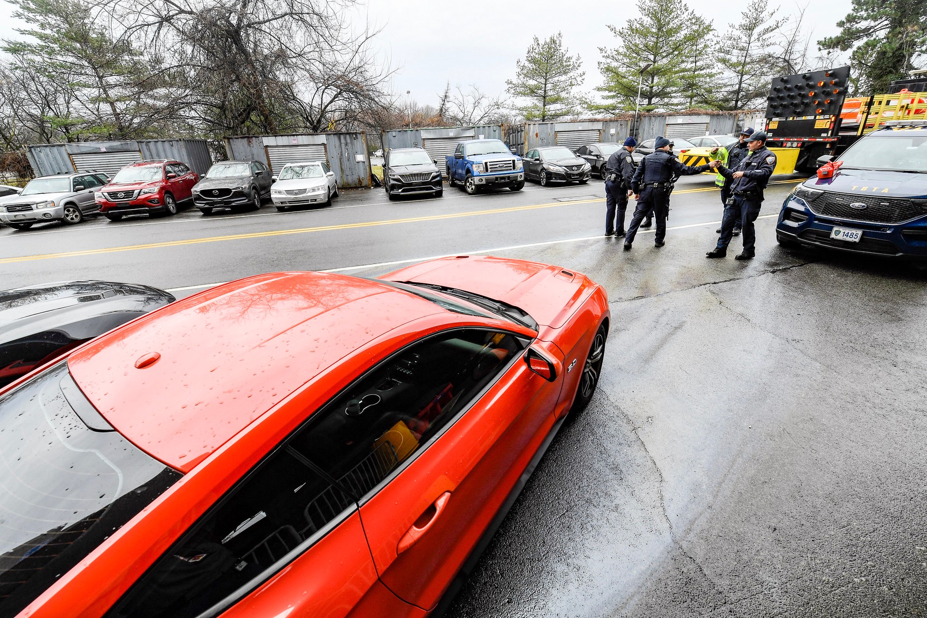 Funkcjonariusze MTA (Metropolitan Transportation Authority) z Nowego Jorku przeprowadzili akcję skierowaną przeciwko kierowcom, którzy ignorują konieczność wnoszenia opłat drogowych