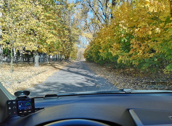 Zadbaj o samochód przed jesienią. Kluczowe wskazówki dla kierowców
