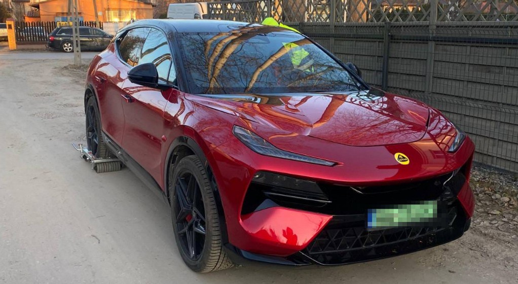 Odzyskany Lotus Eletre