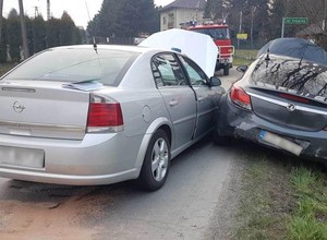 Policjanci musieli zepchnąć auto z drogi - pościg za piratem drogowym