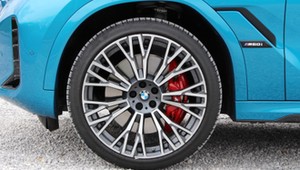 BMW wzywa do serwisów ok. 4,5 tys. samochodów w Polsce. Usterka może wpłynąć na hamulce