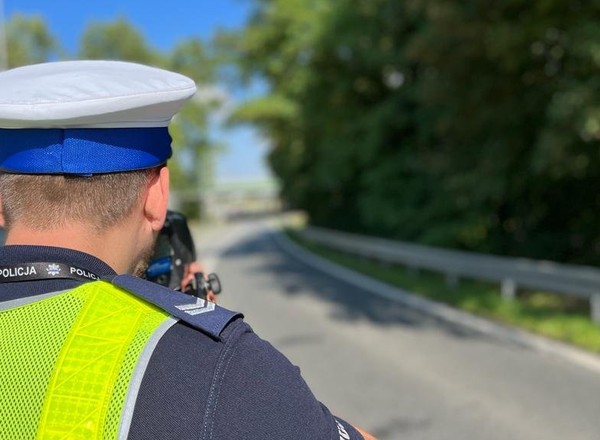 Ponad 200 km/h w mieście. Policja zatrzymała szaleńca