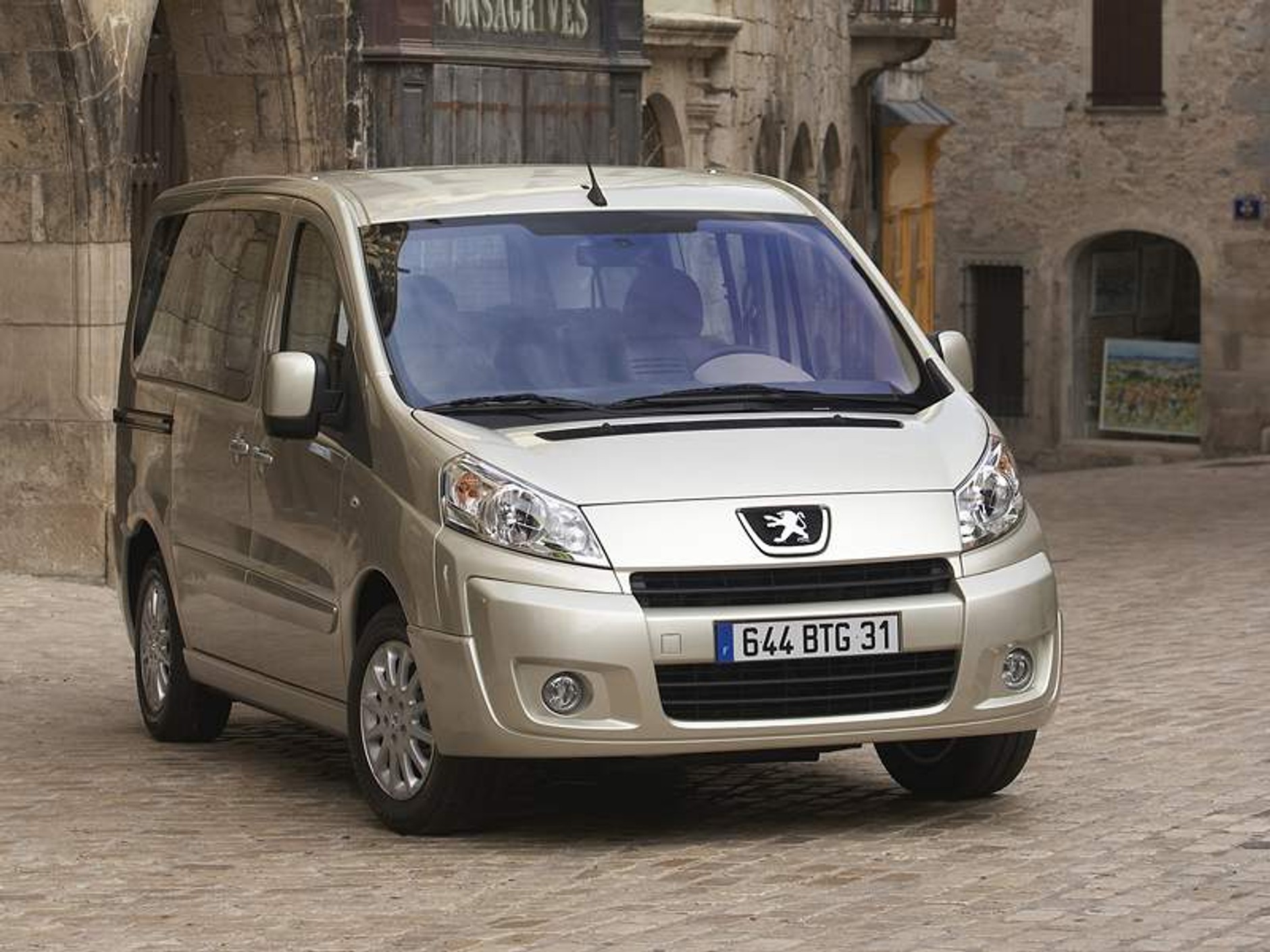 Peugeot Expert Tepee: Od minibusa do dostawczaka