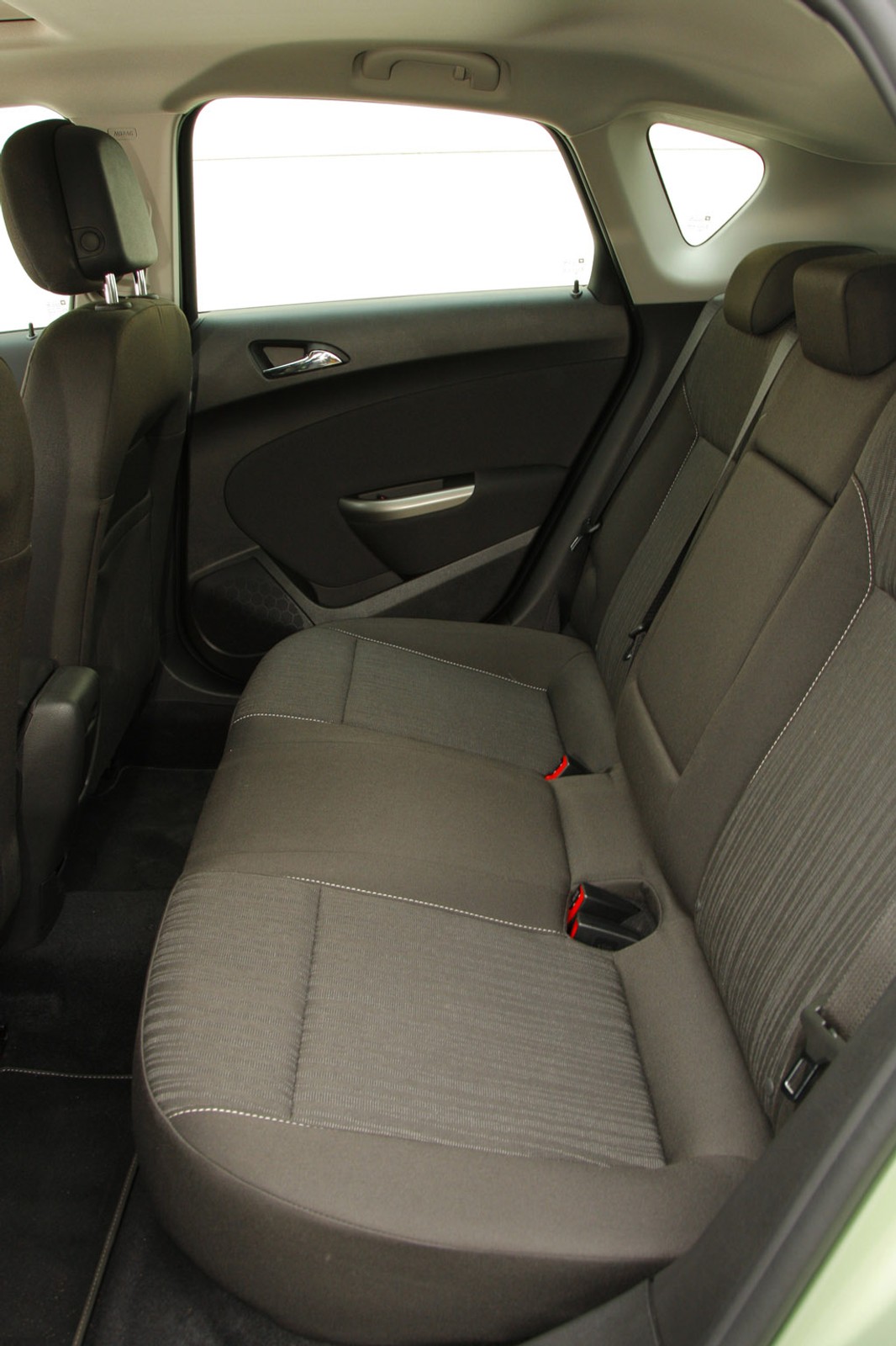 Czy kompaktowy diesel może się opłacać?  Opel Astra 1.6 kontra 1.7 CDTI