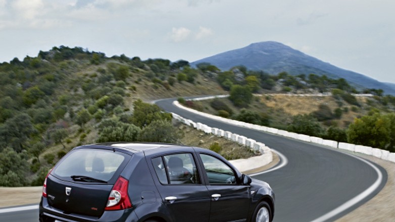 Dacia: Sandero Hi-Flex w salonach w maju - można już składać zamówienia