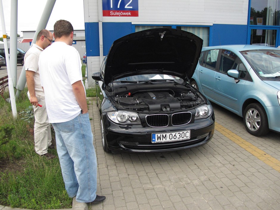 Szukamy auta z ogłoszenia. Czy trudno znaleźć dobre BMW?