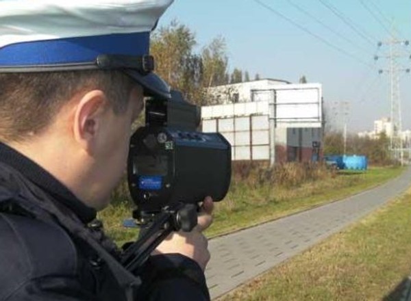 Fotoradary i kontrole na wakacyjnych trasach