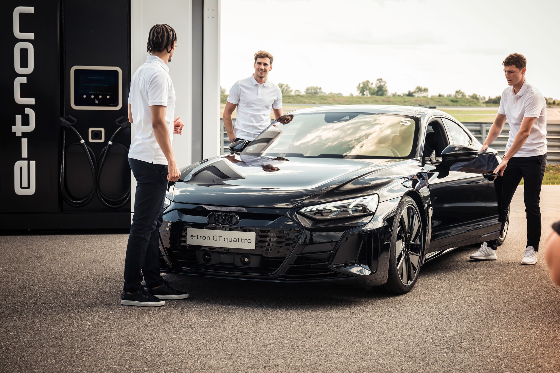 FC Bayern Audi e-tron GT