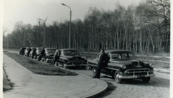Kolumna samochodów państwowych. Lata 50.