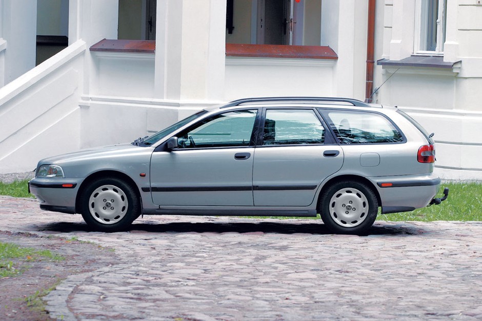 VOLVO S40/V40 - Kuzyn MItsubishi Carismy