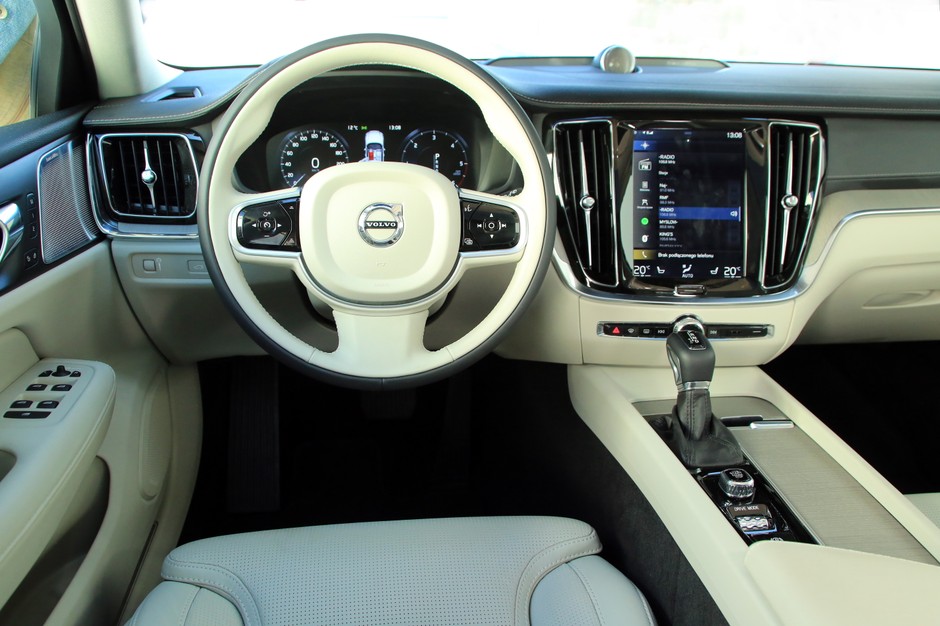 Volvo V60 Cross Country D4 Polestar