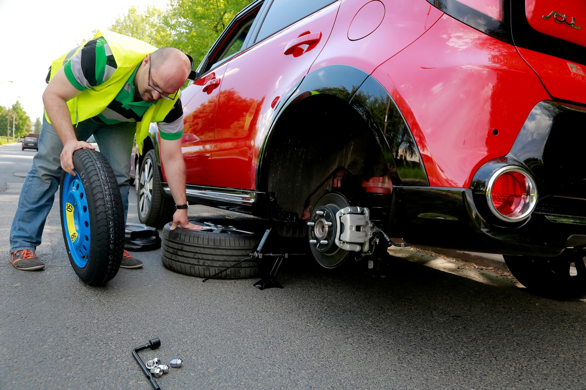 Pełnowymiarowe koło zapasowe to luksus