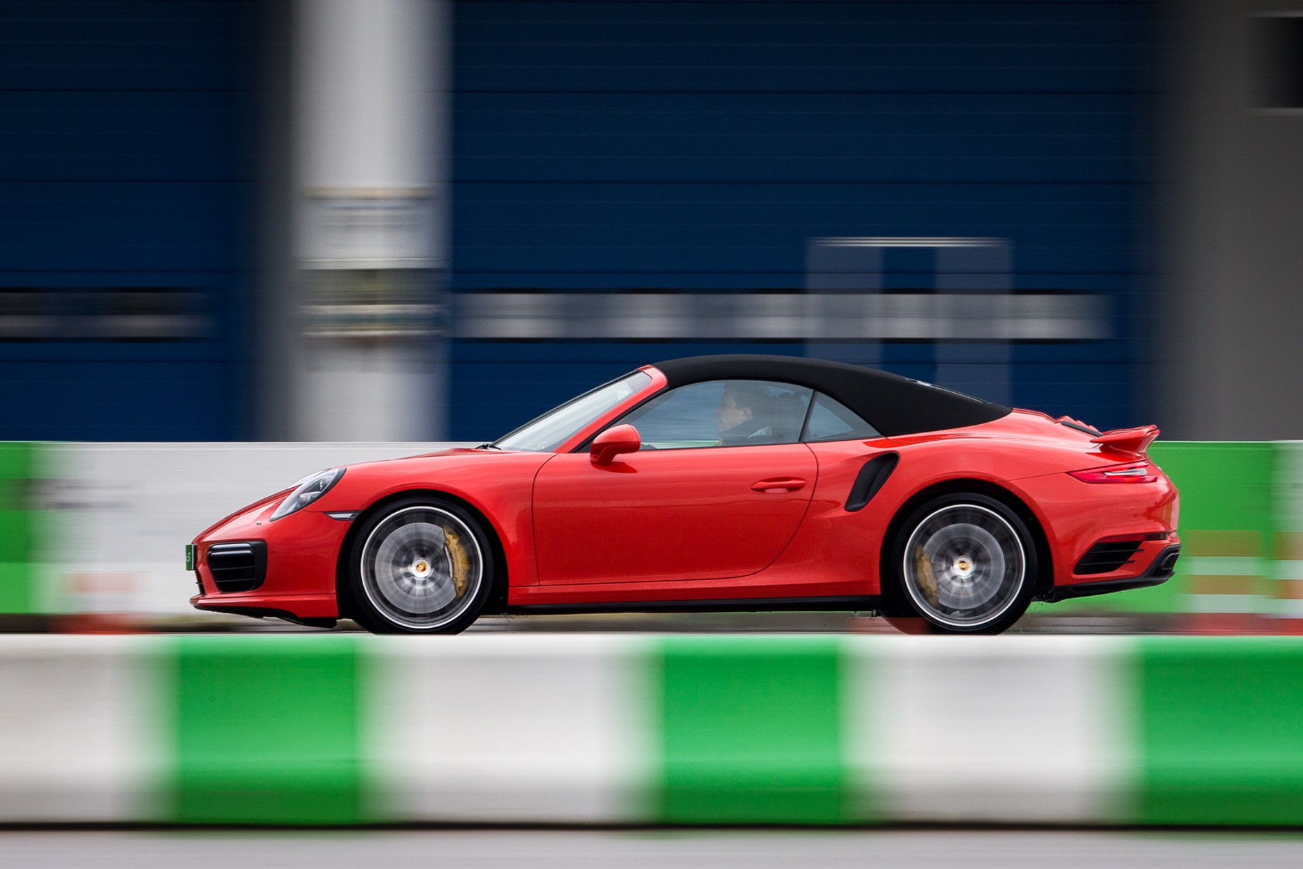 Porsche Carrera S i Turbo S na torze Istanbul Park