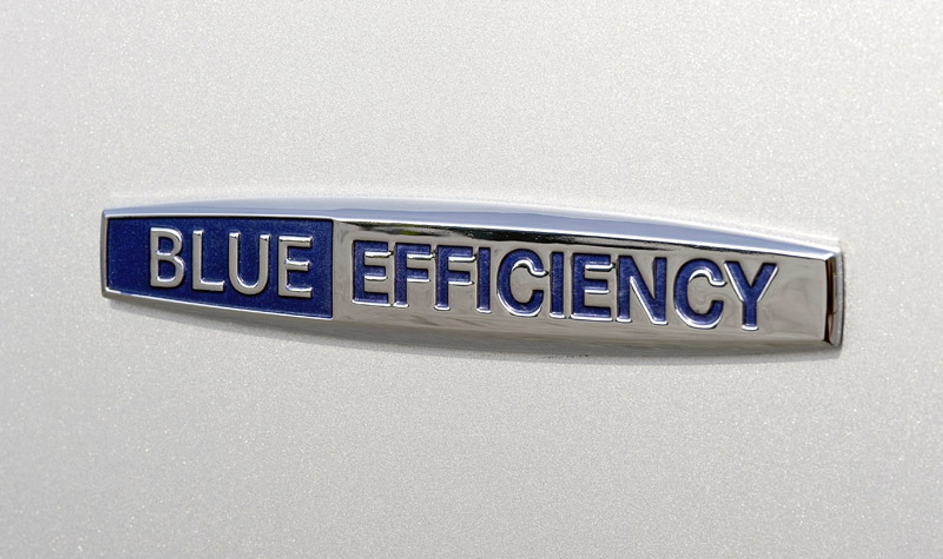 Paryż 2008: Mercedes-Benz C 250 CDI BlueEFFICIENCY – 4 cylindry, 500 Nm, 5,2 l/100 km