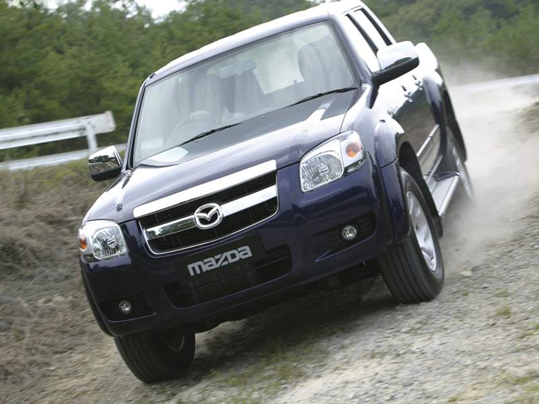 Mazda BT-50 z jednym silnikiem