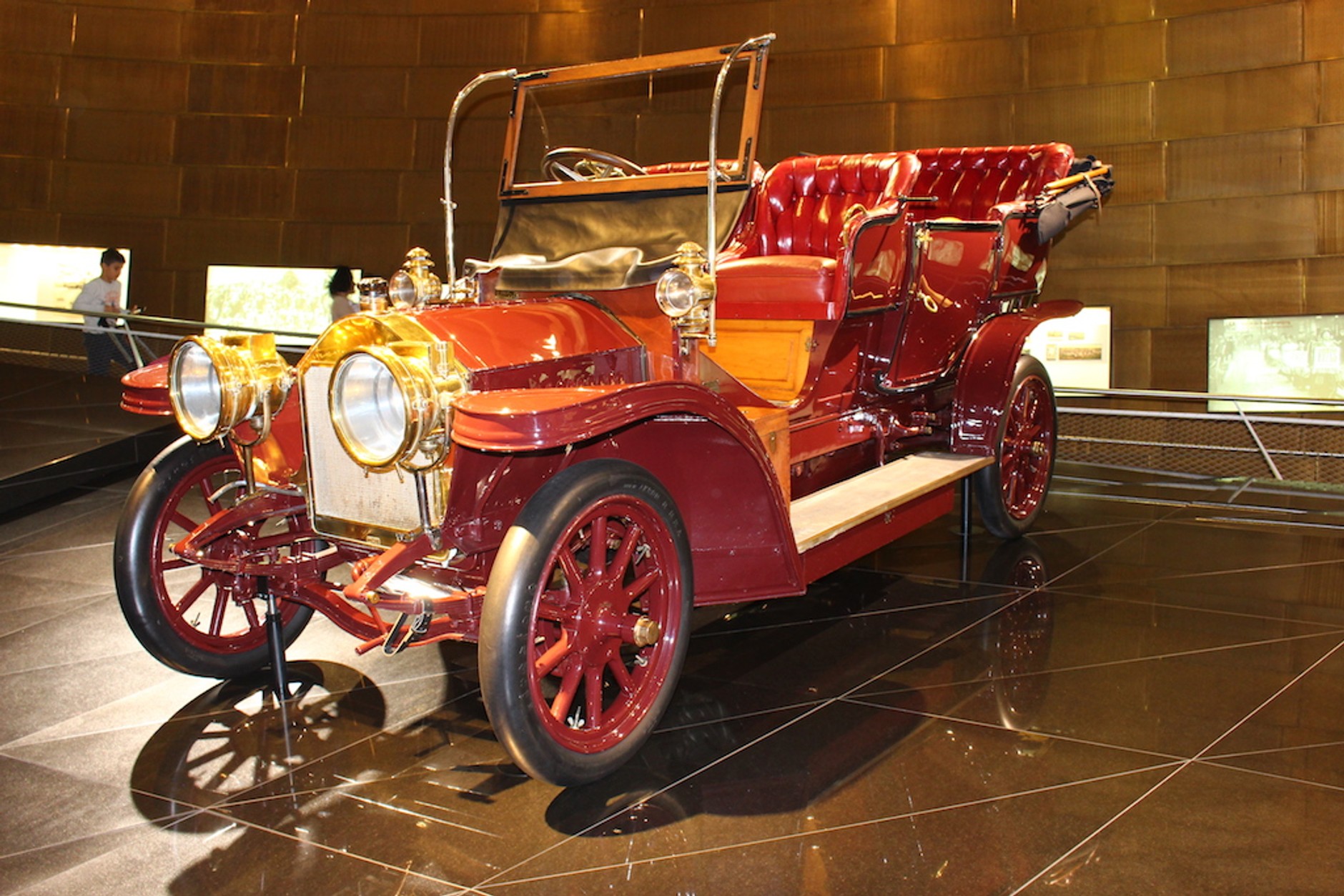 Mercedes  – ewolucja oświetlenia