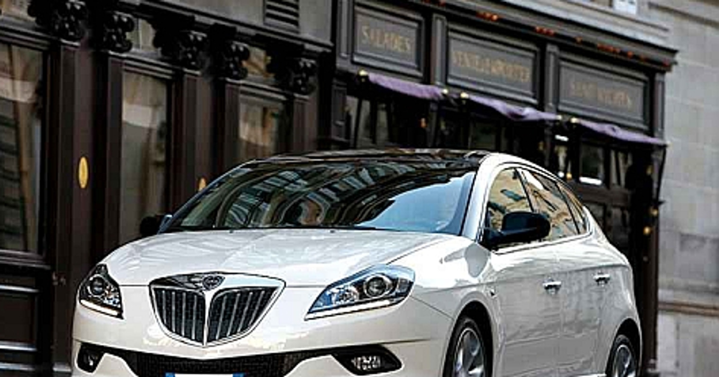 Lancia Delta na Warsaw Fashion Street