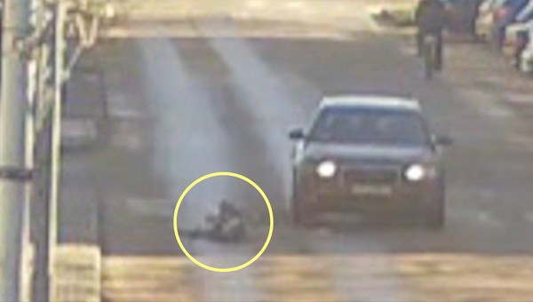 Kierowca Audi potrącił 12-latkę na pasach