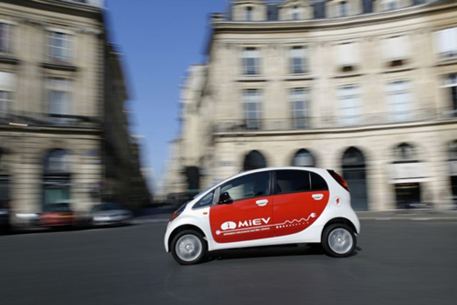 Mitsubishi i-MiEV - Maluch pod prądem