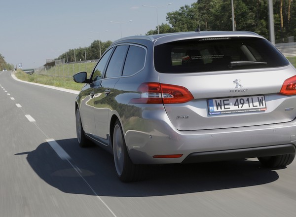Peugeot 308 SW 1.2 PureTech - Duży kufer, mały silnik