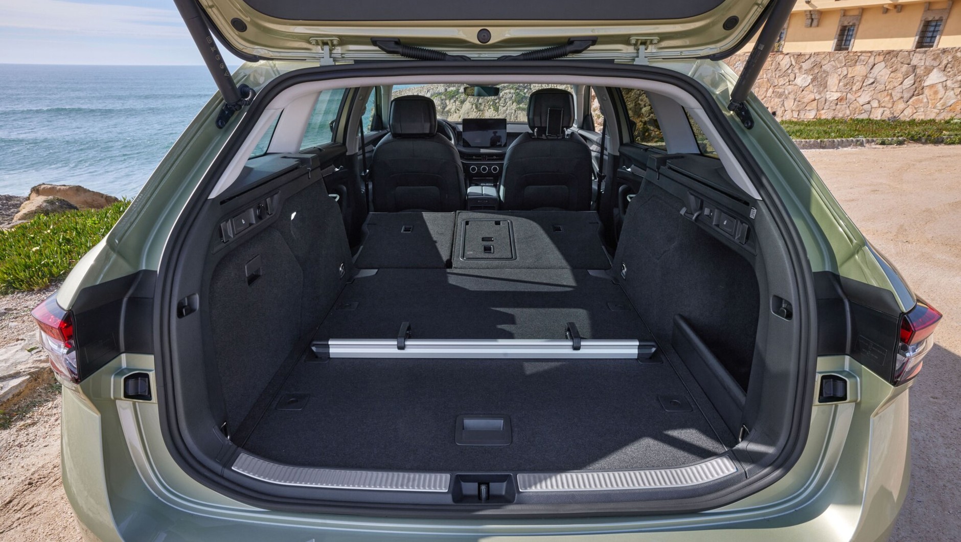Nowa Skoda Superb Combi