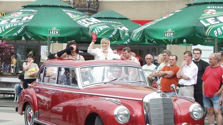 100 zabytkowych Mercedesów w Wilanowie