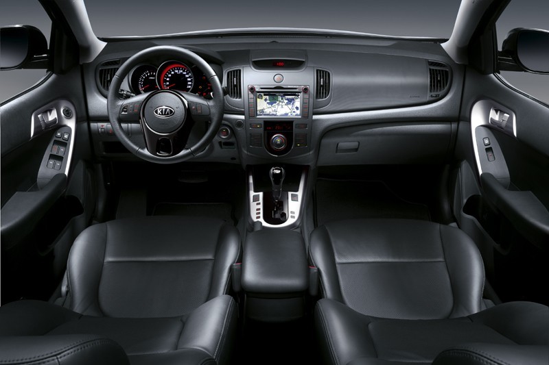 Kia Forte: nowe zdjęcia czterodrzwiowego sedana (fotogaleria)