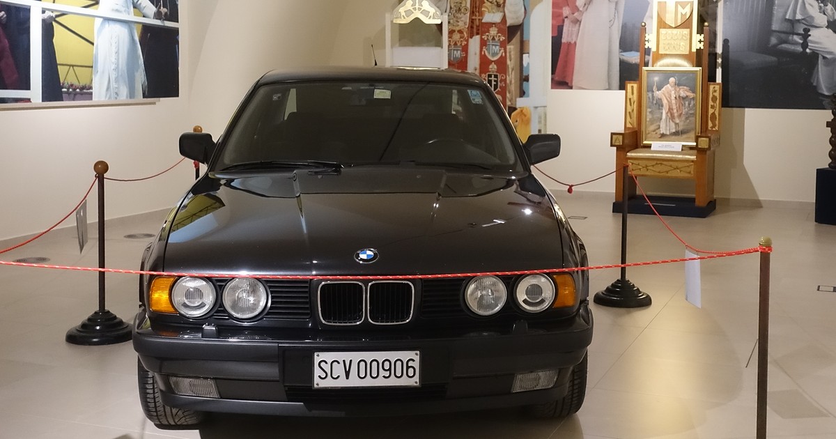 Papieskie BMW 525ix (1992)
