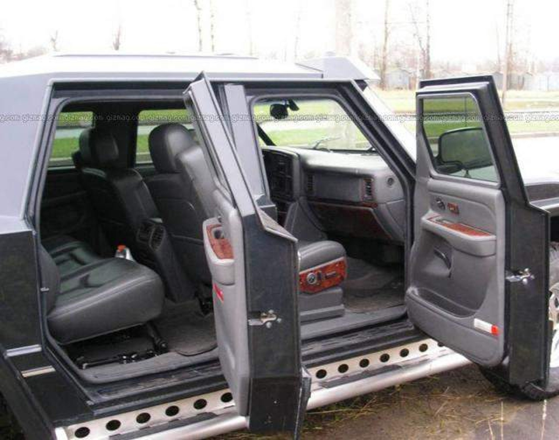 Combat T-98: rosyjski pogromca Hummerów