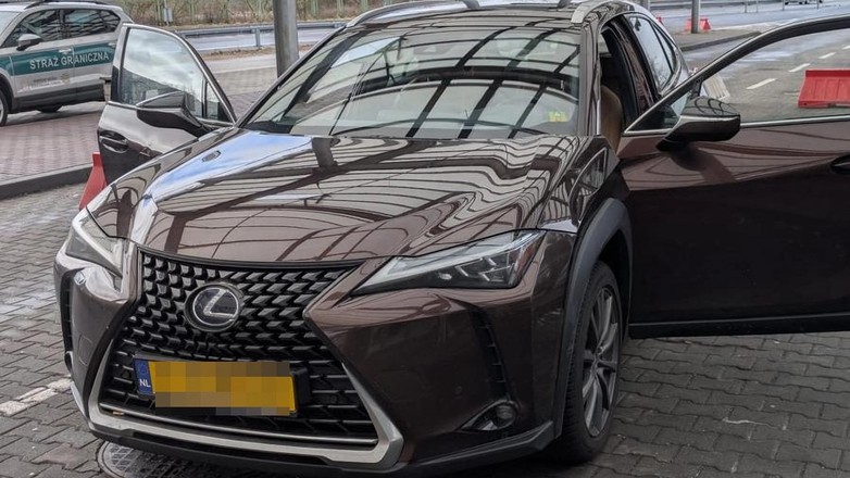 Lexus UX 250h odzyskany przez Straż Graniczną