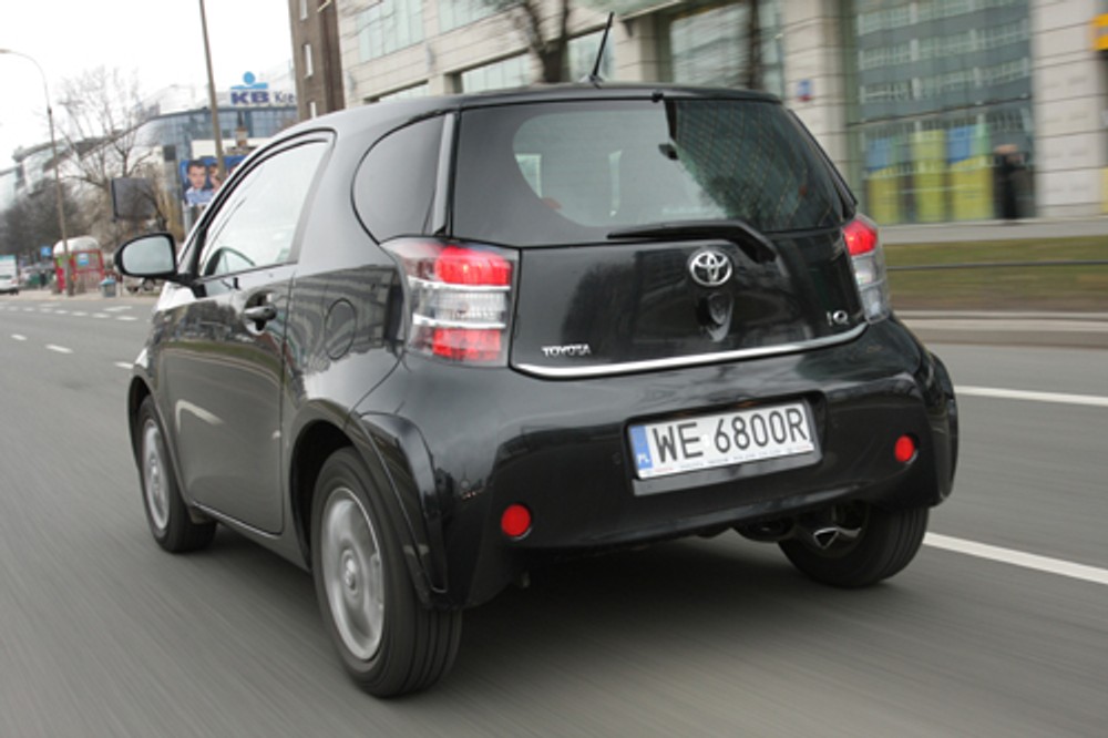 Toyota iQ 1.0 SOL: Kup, kliknij  i jedź. Enter!
