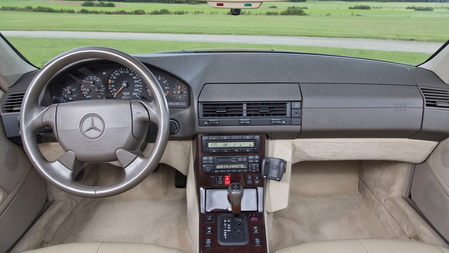 Mercedes R 129