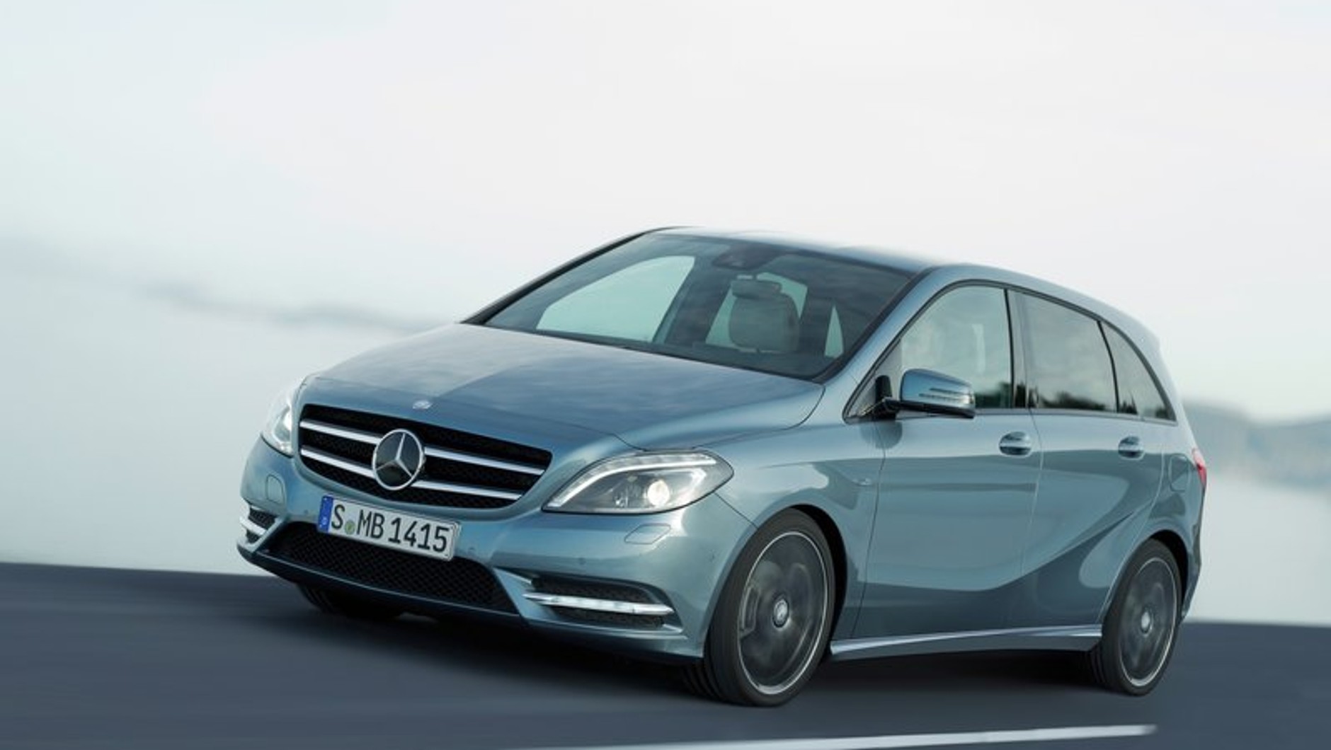 Dla porównania: tak wygląda główny rywal - Mercedes Klasy B