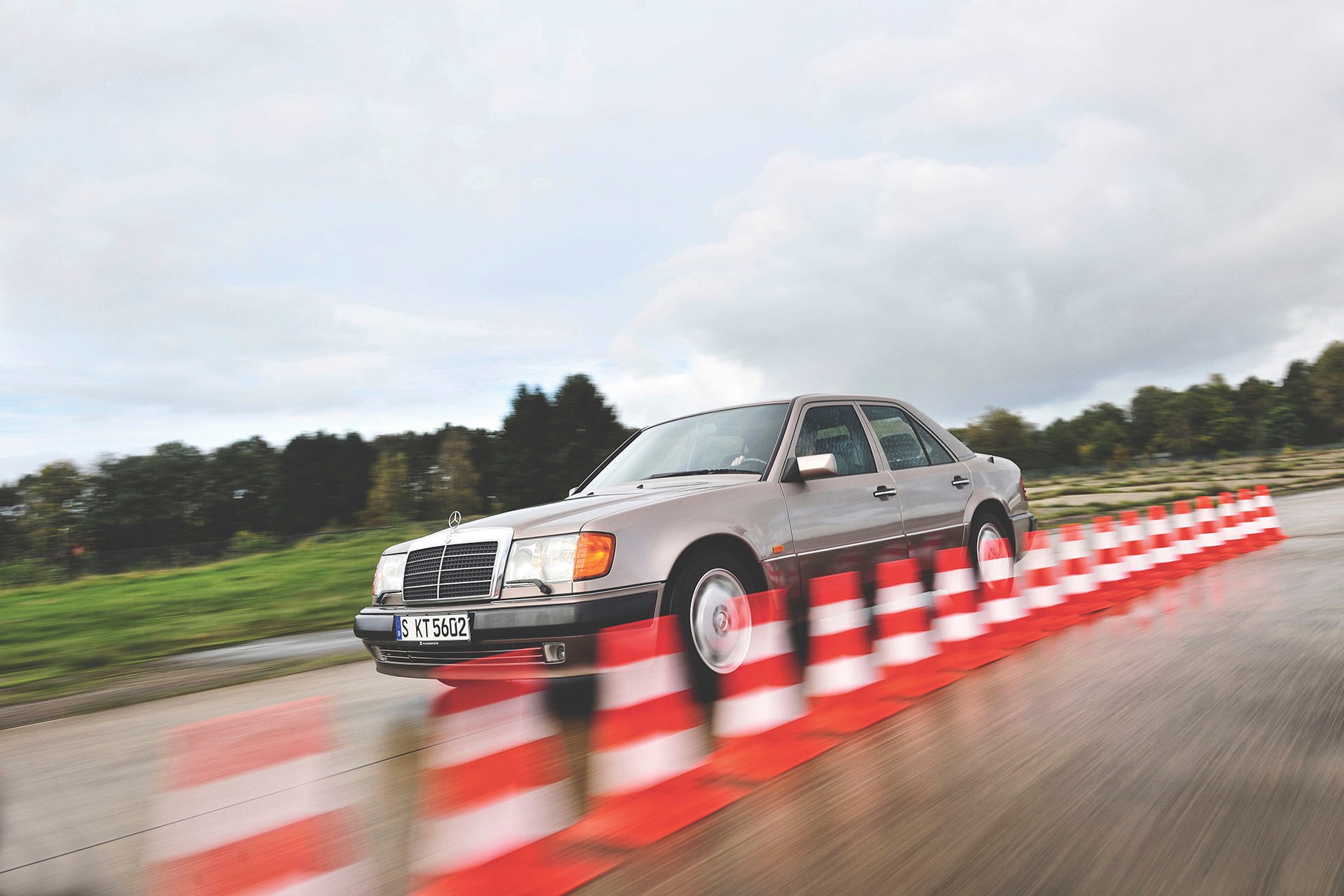 Mercedes 500 E - ciało prawie obce