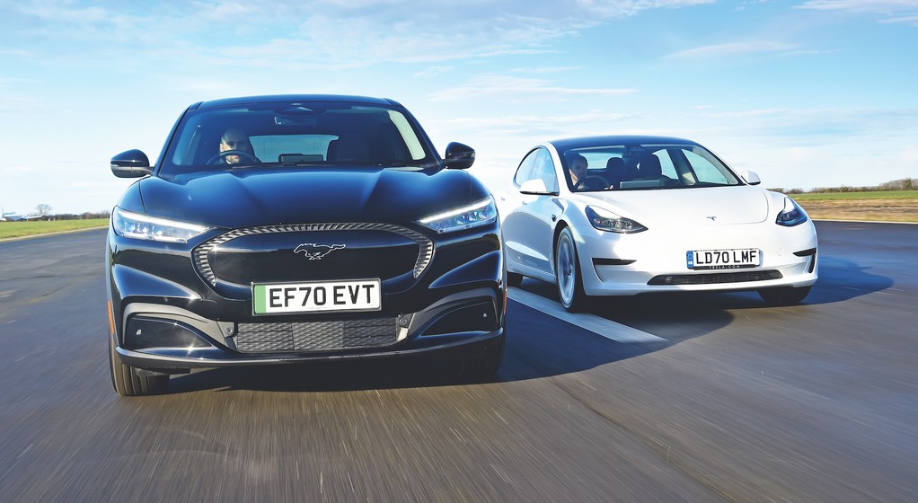 Ford Mustang Mach-E kontra Tesla Model 3