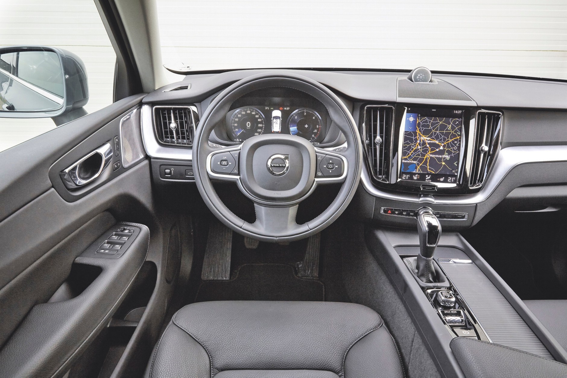 DS 7 vs. Mazda CX-5 i Volvo XC60