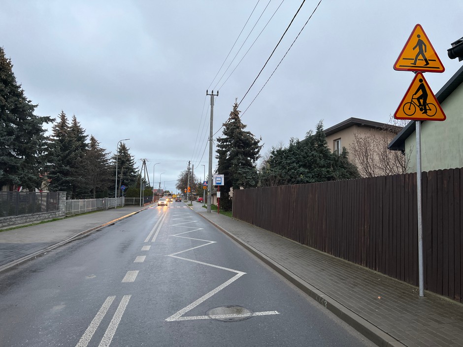 Linia przystankowa P-17. Nie powinien na niej stawać nikt, oprócz autobusu
