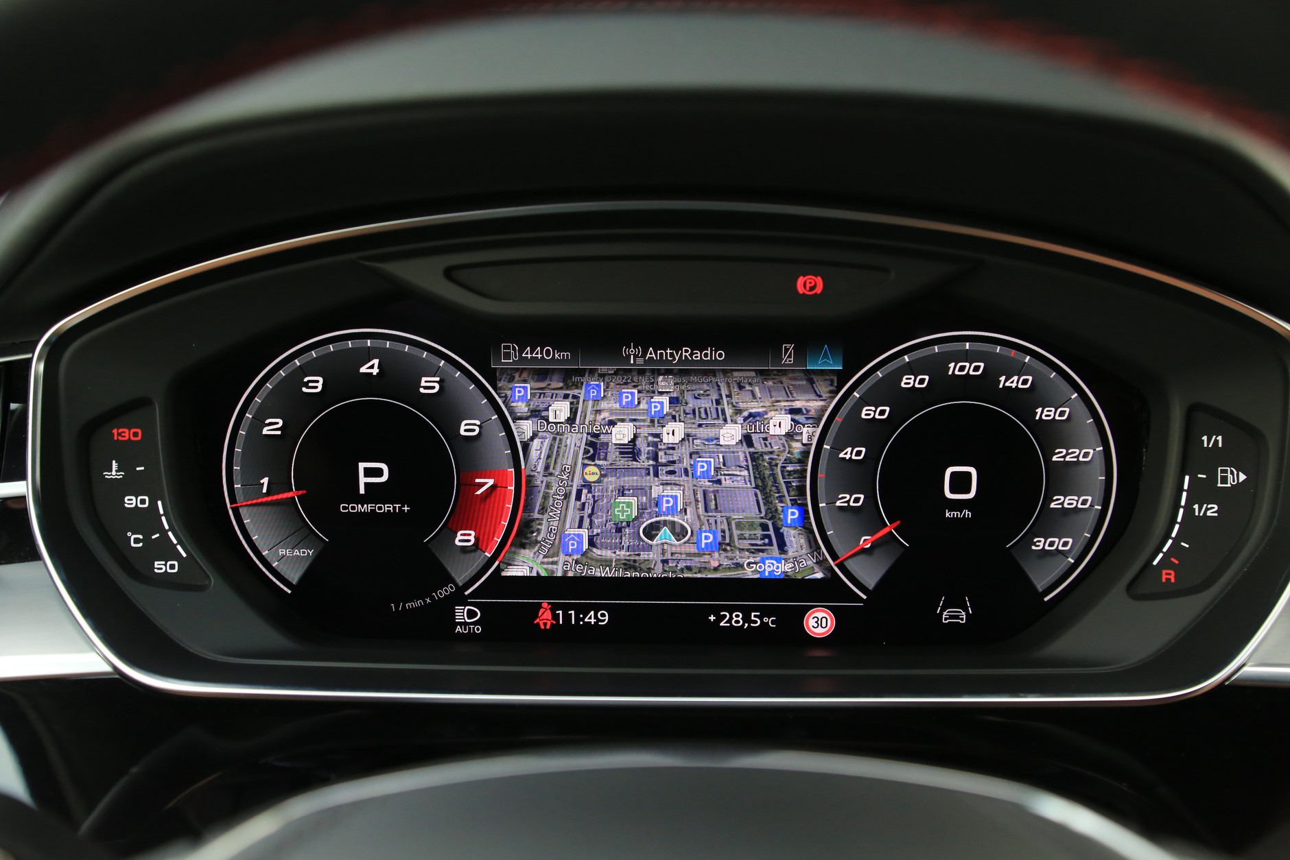 Wirtualne zegary są doskonałe. Oprócz S Performance do wyboru widok Dynamic lub Sport.