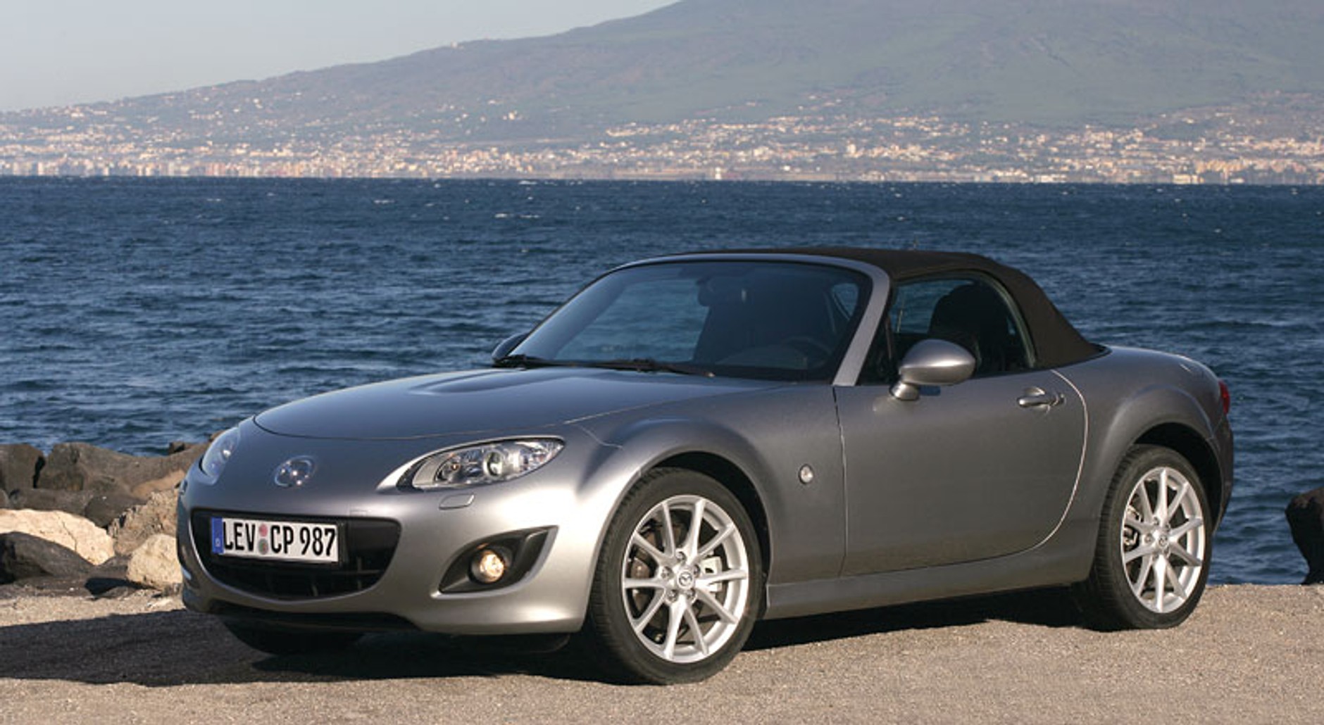 Mazda MX-5 Roadster Coupé: przyjemność przez 365 dni w roku