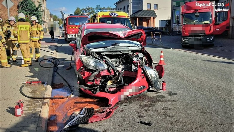 Sprawca kolizji twierdził, że nie zauważył busa, bo się zagapił